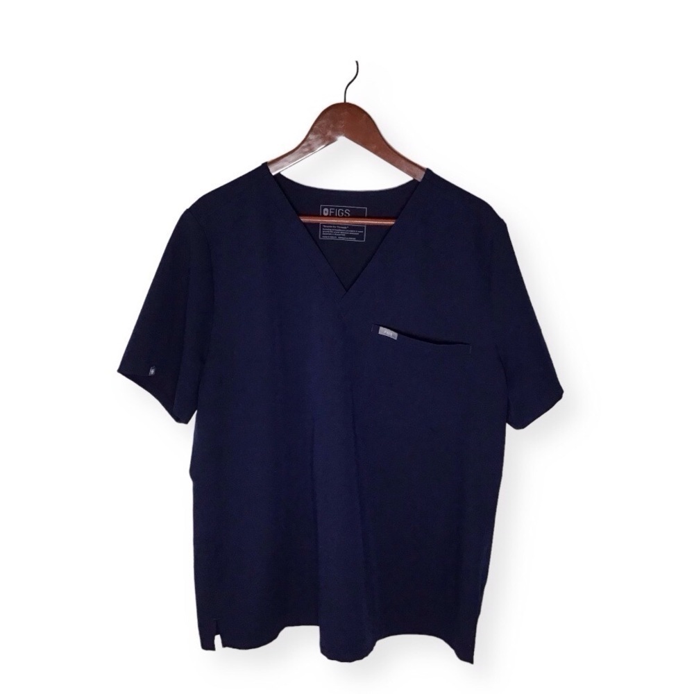 Figs Catarina One Pocket Scrub Top in Navy Size XXL.